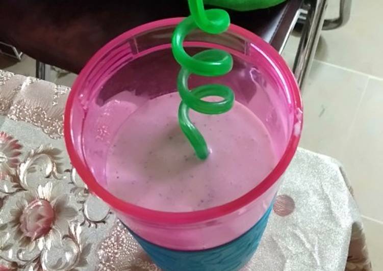 Recipe of Quick Khajor milk shake