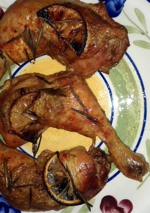 A picture of Rosemary Lemon Chicken.