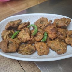 Sponge gourd bhajiya A picture of Sponge gourd bhajiya.