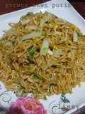 Mie Goreng Sawi Putih dengan Daun Jeruk