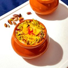 A picture of Kesar Pista Phirni.