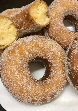 A picture of Yeast doughnuts.