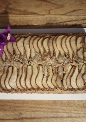 Una foto de Torta integral de peras