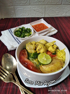 Foto resep *Soto Mie Ayam*
