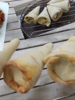 பிஸ்ஸா கோன் (Pizza cone recipe in tamil) செய்முறை முக்கிய புகைப்படம்