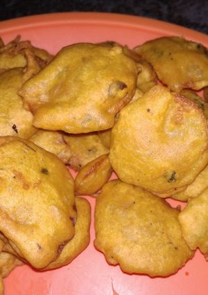 A picture of Aloo pakora recipe, potato pakora.