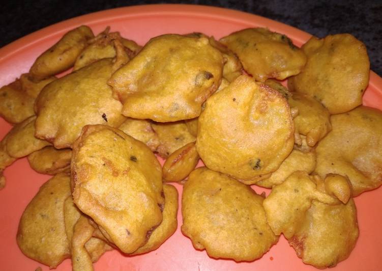 Recipe of Speedy Aloo pakora recipe, potato pakora