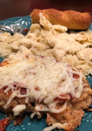 A picture of Chicken Parmesan.