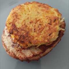 Une photo de Poulet en sandwich de galettes de légumes