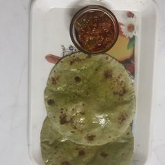 A picture of Spinach roti.