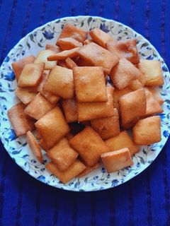 सूजी और मैदा के शकरपारे रेसिपी मुख्य फोटो
