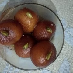 A picture of Gulaab jamun.