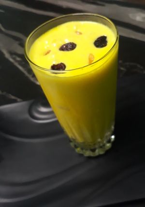 A picture of Creamy pineapple blossom.
