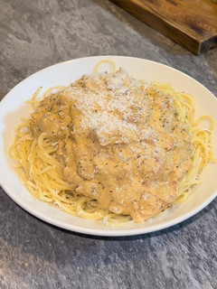 Una foto de Pasta carbonara (con nata)