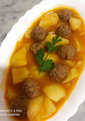 صورة لوصفة مرقة بطاطا مع كرات اللحم