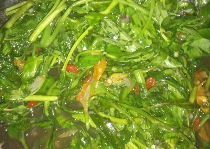 Langkah Mudah untuk Menyiapkan Tumis kangkung enakkk😍, Bikin Ngiler