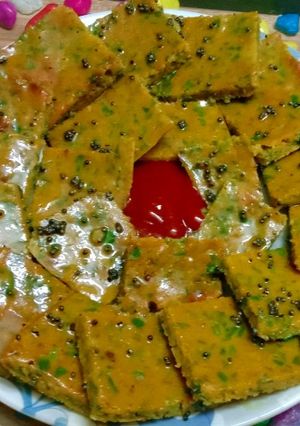 ઢોકળાં (Dhokla Recipe In Gujarati) રેસીપી મુખ્ય ફોટો