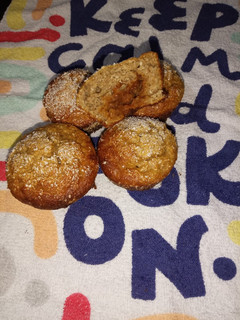 Una foto de Muffins de banana con coco y dulce de leche