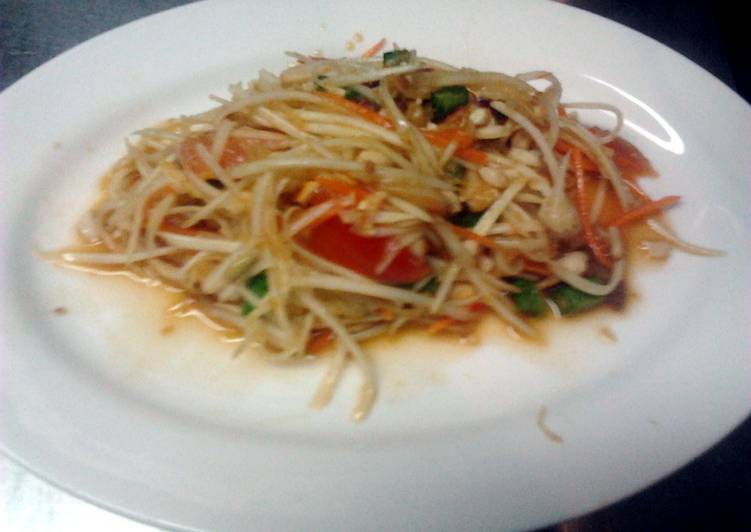 Recipe of Homemade green papaya salad som tam thai