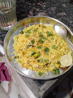 एग भुर्जी विद फ्राई चावल (egg bhurji with fried chawal recipe in Hindi) रेसिपी मुख्य फोटो