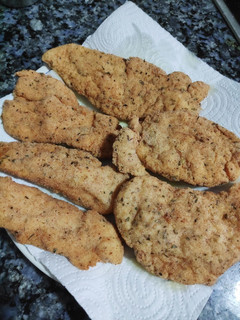 Una foto de Pollo empanado con harina de maíz