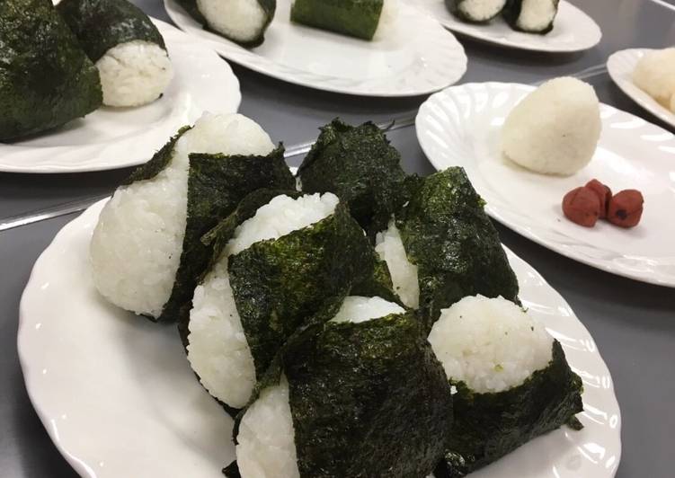 Recipe of Quick Rice ball (onigiri)