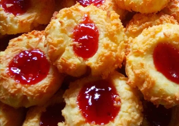 Resep Strawberry Thumbprint Cheese Cookies, Menggugah Selera