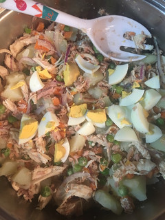 Una foto de Ensalada rusa colombiana