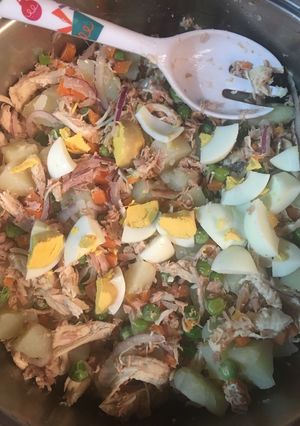 Una foto de Ensalada rusa colombiana