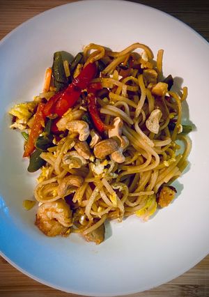 Una foto de Noodles con costilla de cerdo y gambas!🥡🥢