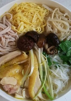 Hình của món Bún Thang.