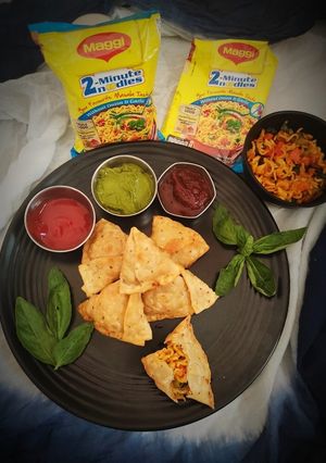 બેસીલ મેગી સમોસા (Basil Maggi samosa Recipe in Gujarati) રેસીપી મુખ્ય ફોટો