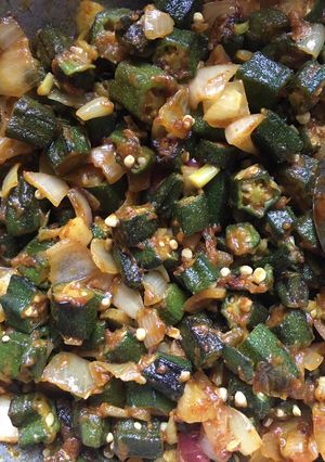 A picture of Msaledar bhindi.