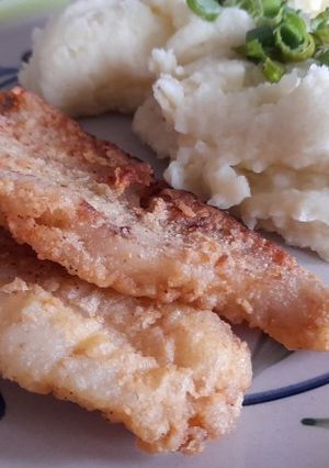 Una foto de Merluza frita con harina de garbanzo