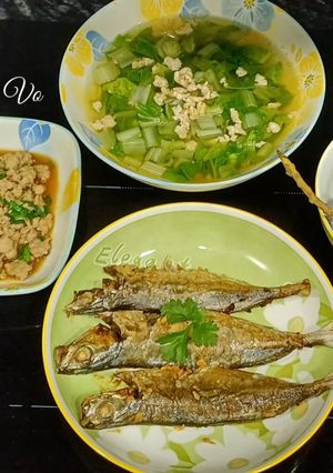 Hình của món Cơm nhà với các món ngon từ sốt miso.
