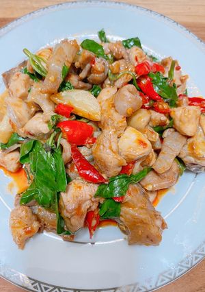 Foto resep Thai hot basil stir fry chicken