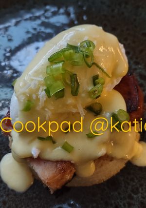 A picture of Crumpet Eggs Benedict.