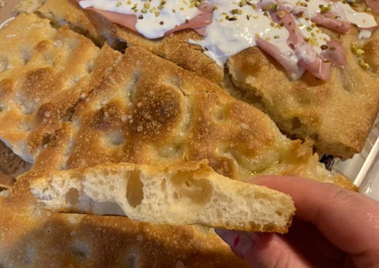 Focaccia a lunga lievitazione con pasta madre