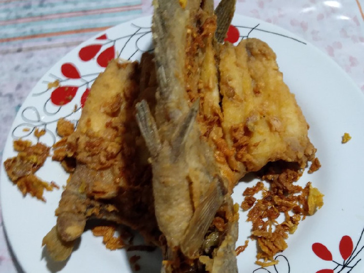 Bagaimana Menyiapkan Gurame terbang (goreng tepung), Lezat Sekali