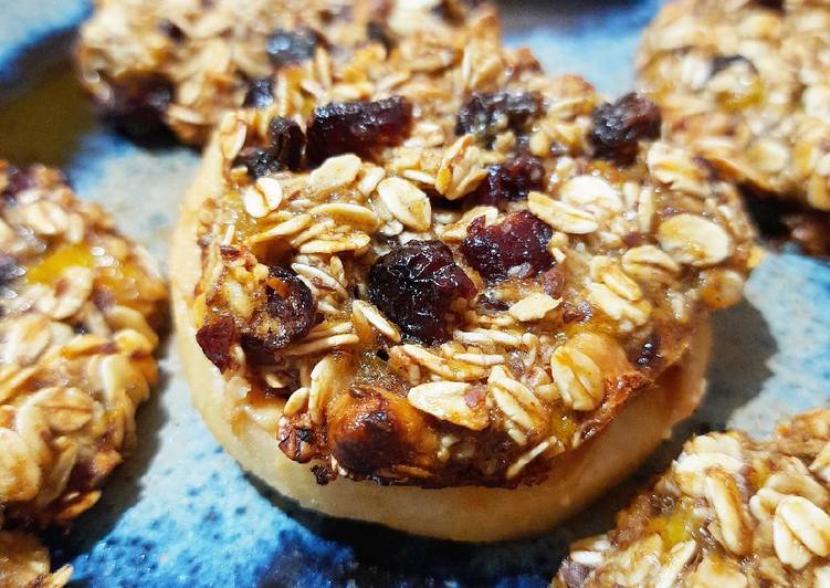 Baked oats medallions over nut apple donuts