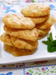 A picture of ★Cheese and Black Pepper Snack Cookies★.