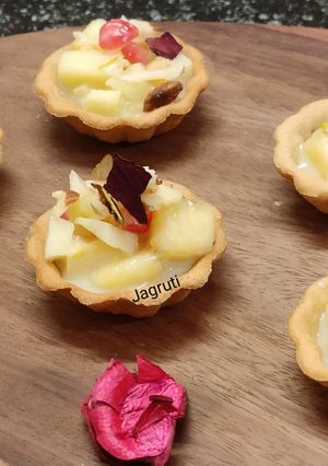 A picture of Sweet Mini Tart Filled With Fruit Custard Pudding(Fruit Tart)!!.