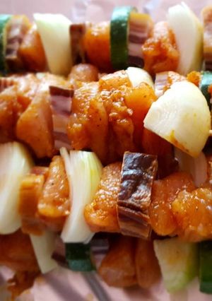 Csirkemelles saslik, bazsalikomos burgonyával recept fotója