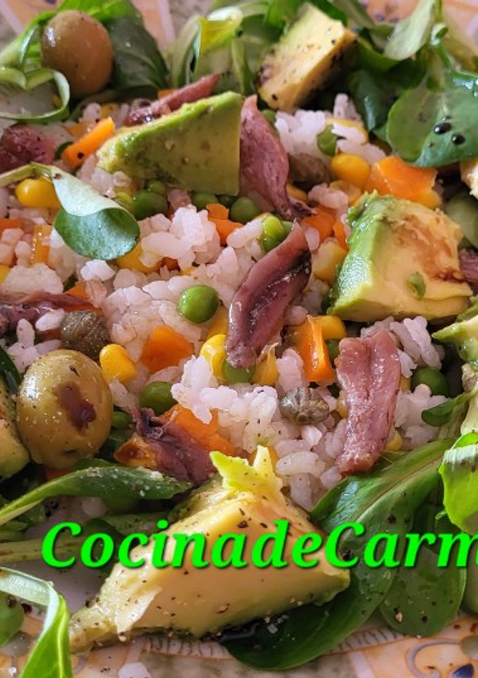 Una foto de Ensalada de colores y sabores con arroz