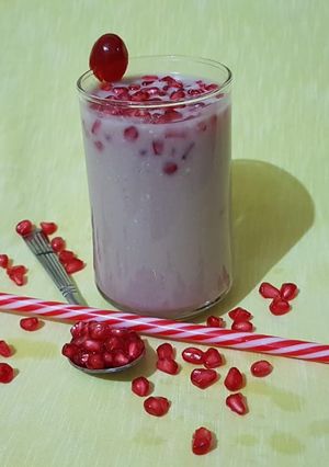 A picture of Pomegranate smoothie.
