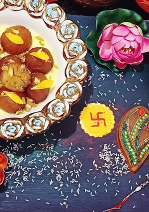 A picture of Rabri gulab jamun.