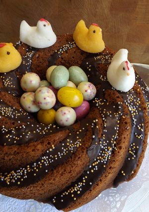 Una foto de Bundt cake de Pascua