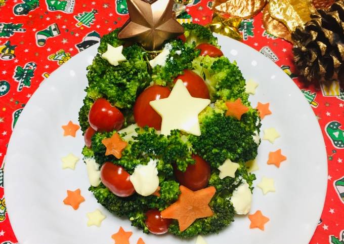 Ensalada navideña con vegetales en forma de arbolito! Receta de yenit julia  tajiri- Cookpad