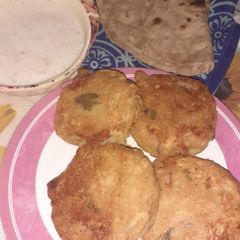 A picture of Aaloo Tikki.