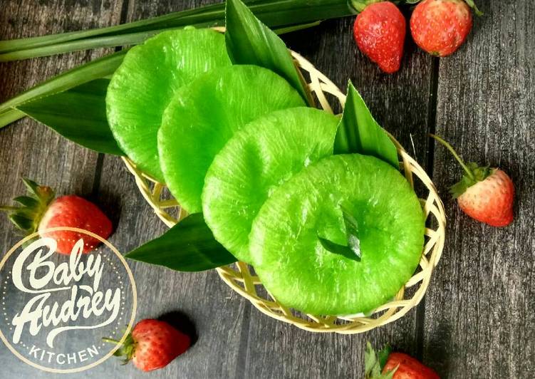 Kue Cucur Pandan